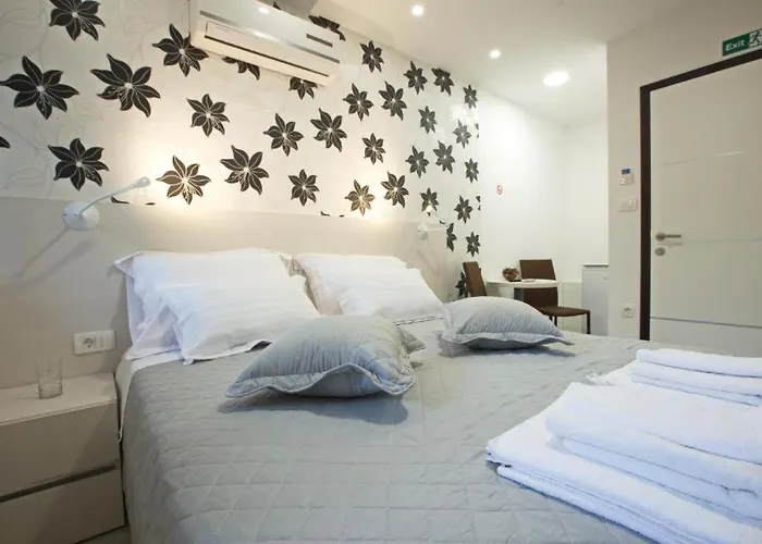 Laurea ゲストハウス スプリト