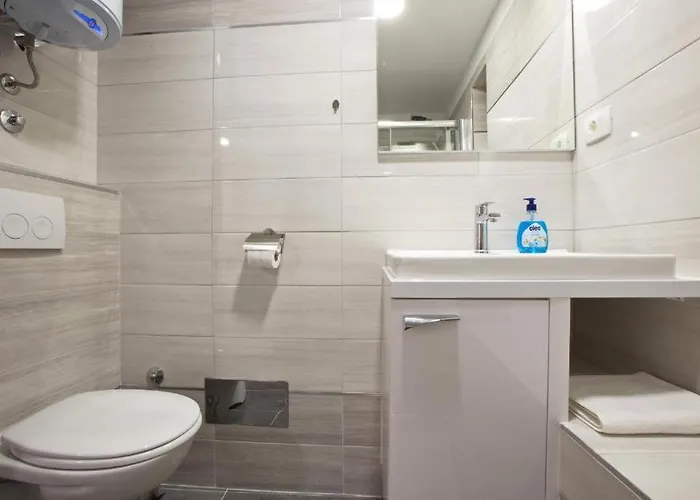 Laurea Πανσιόν