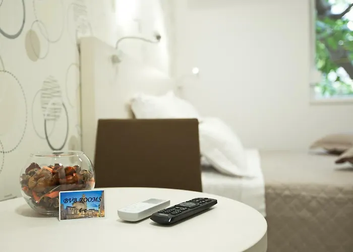 Laurea ゲストハウス 3*